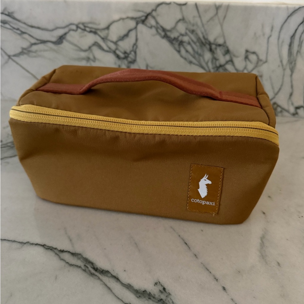 Cotopaxi Viaje Toiletry Kit Cada Día Bronze Travel Organizer Bag
